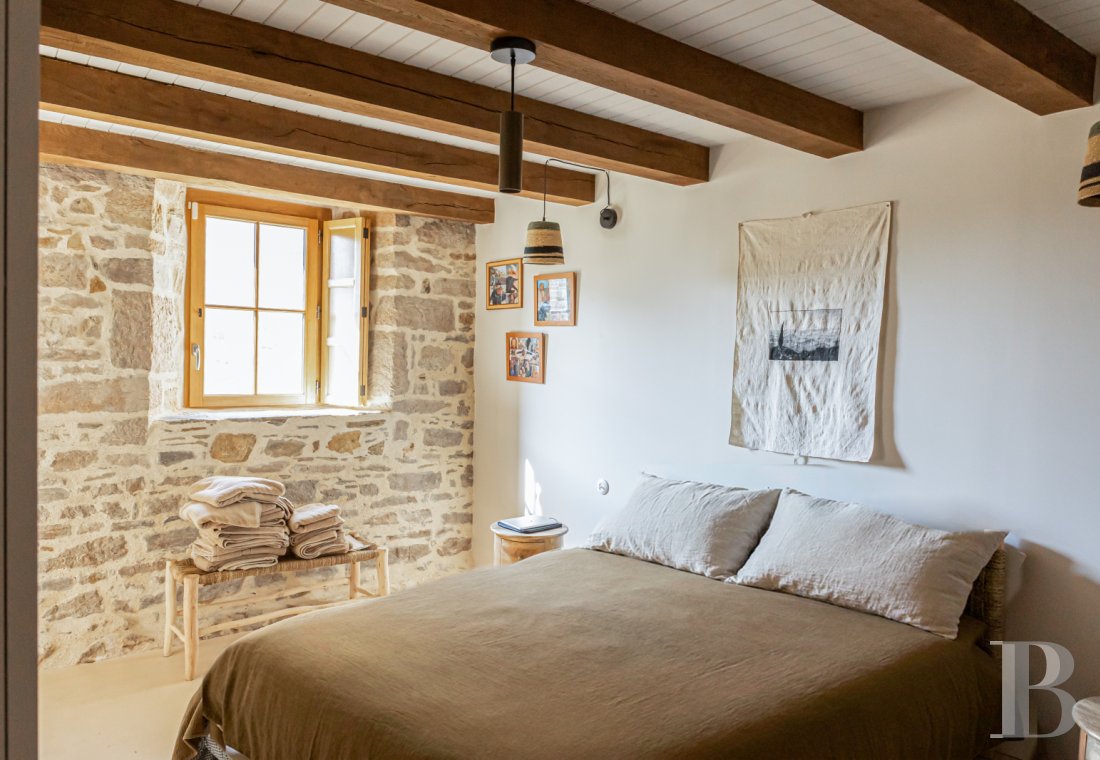 A late 16th-century manor house in the heart of a village near the Pink Granite Coast in the Trégor region - photo  n°17